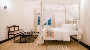 In-room safe, desk, soundproofing, iron/ironing board