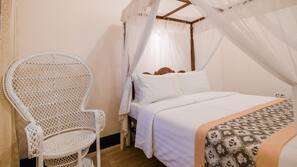 In-room safe, desk, soundproofing, iron/ironing board
