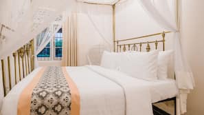 In-room safe, desk, soundproofing, iron/ironing board