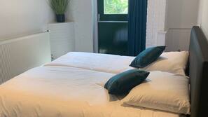 Free WiFi, linens, wheelchair access