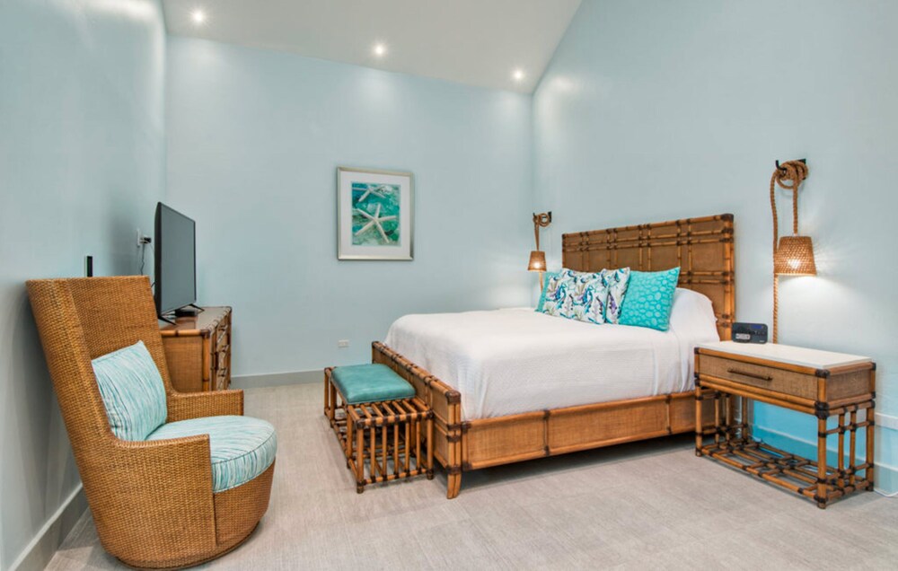 Quito's Luxury Inn in Cane Garden Bay Best Rates & Deals on Orbitz