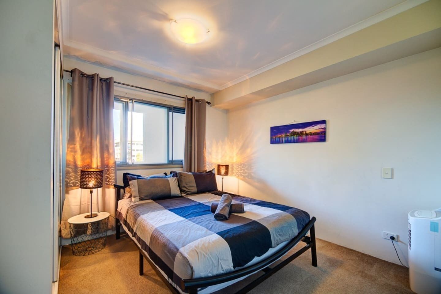 ? Perth City Views With 2 Bedroom + 2 Baths and Netflix