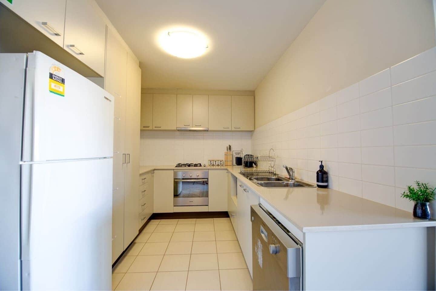 ? Perth City Views With 2 Bedroom + 2 Baths and Netflix