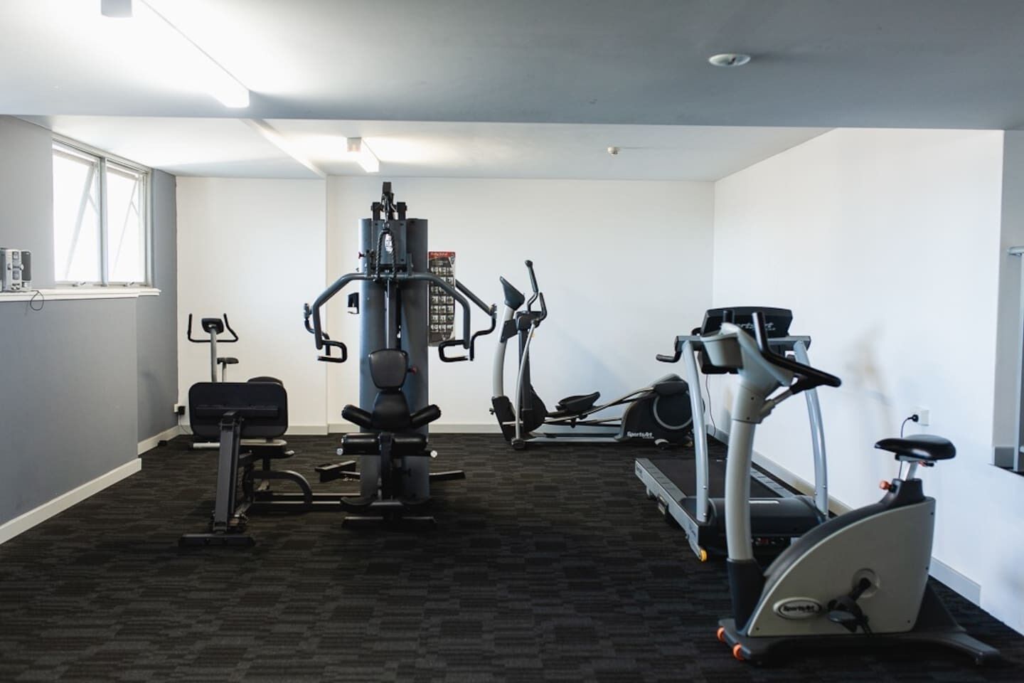 ? Perth City Views With 2 Bedroom + 2 Baths and Netflix