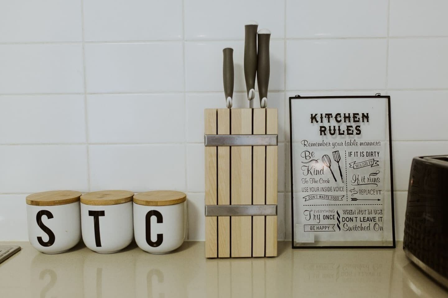 ? Perth City Views With 2 Bedroom + 2 Baths and Netflix