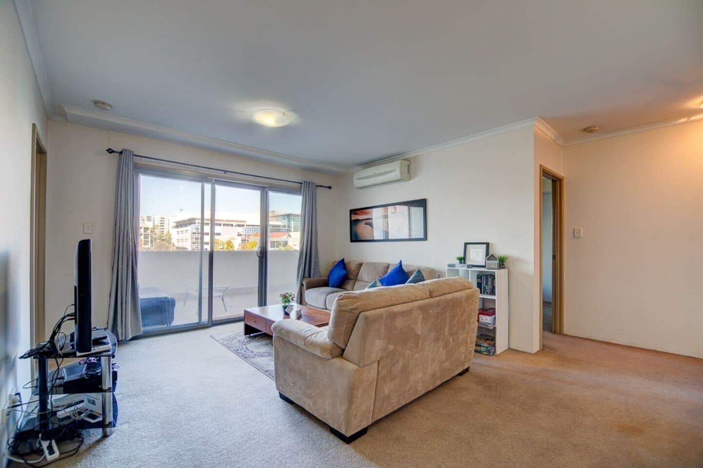 ? Perth City Views With 2 Bedroom + 2 Baths and Netflix