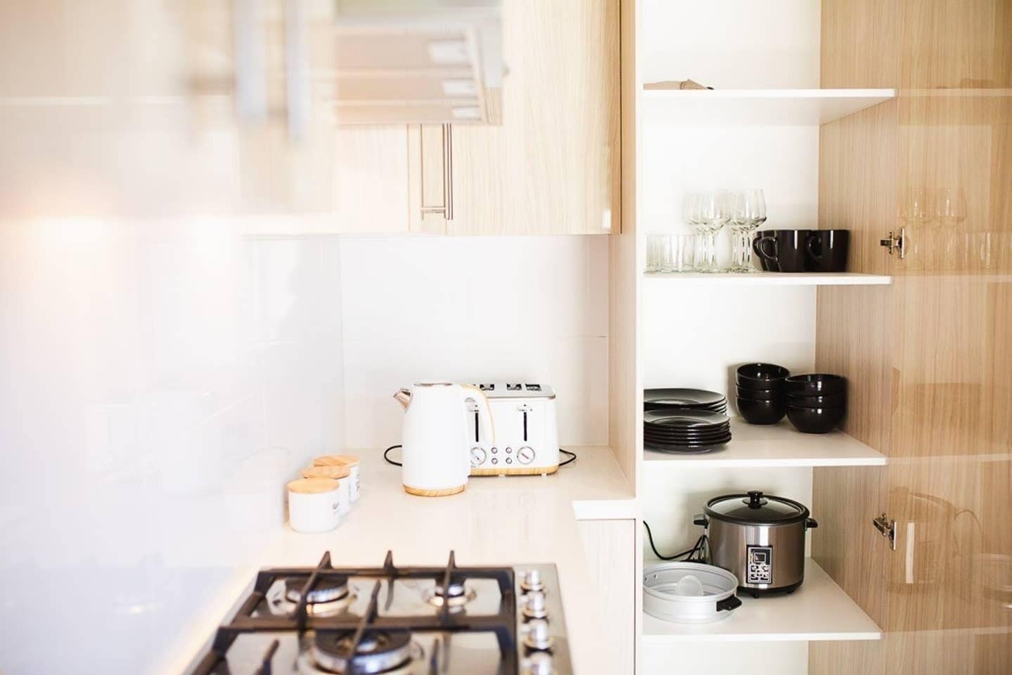 Modern Chiq Home w/ Free Parking & Netflix