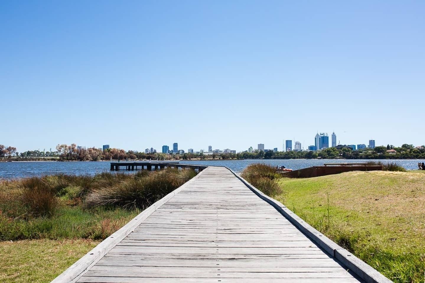 Modern Chiq Home w/ Free Parking & Netflix