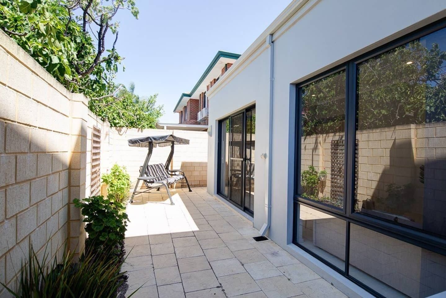 Modern Chiq Home w/ Free Parking & Netflix