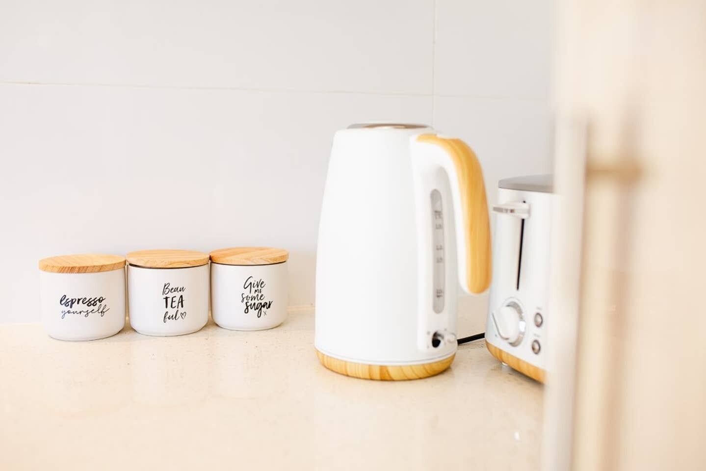 Modern Chiq Home w/ Free Parking & Netflix