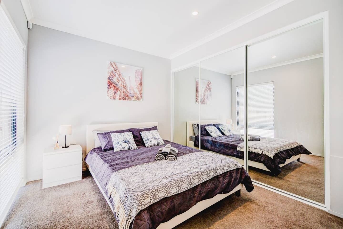 Modern Chiq Home w/ Free Parking & Netflix