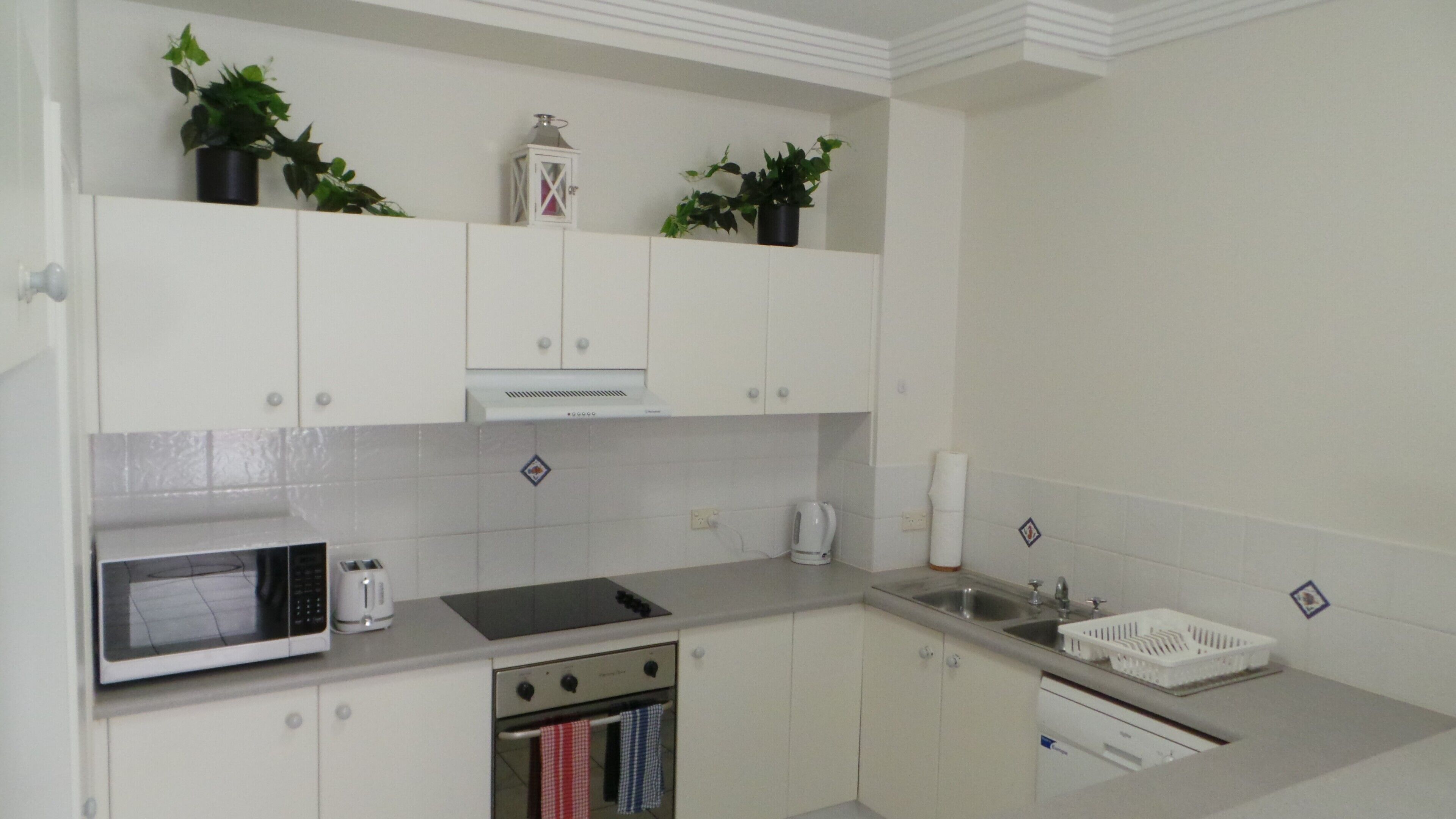 ❤Modern Chic City Apartment with Pool & WIFI ❤!