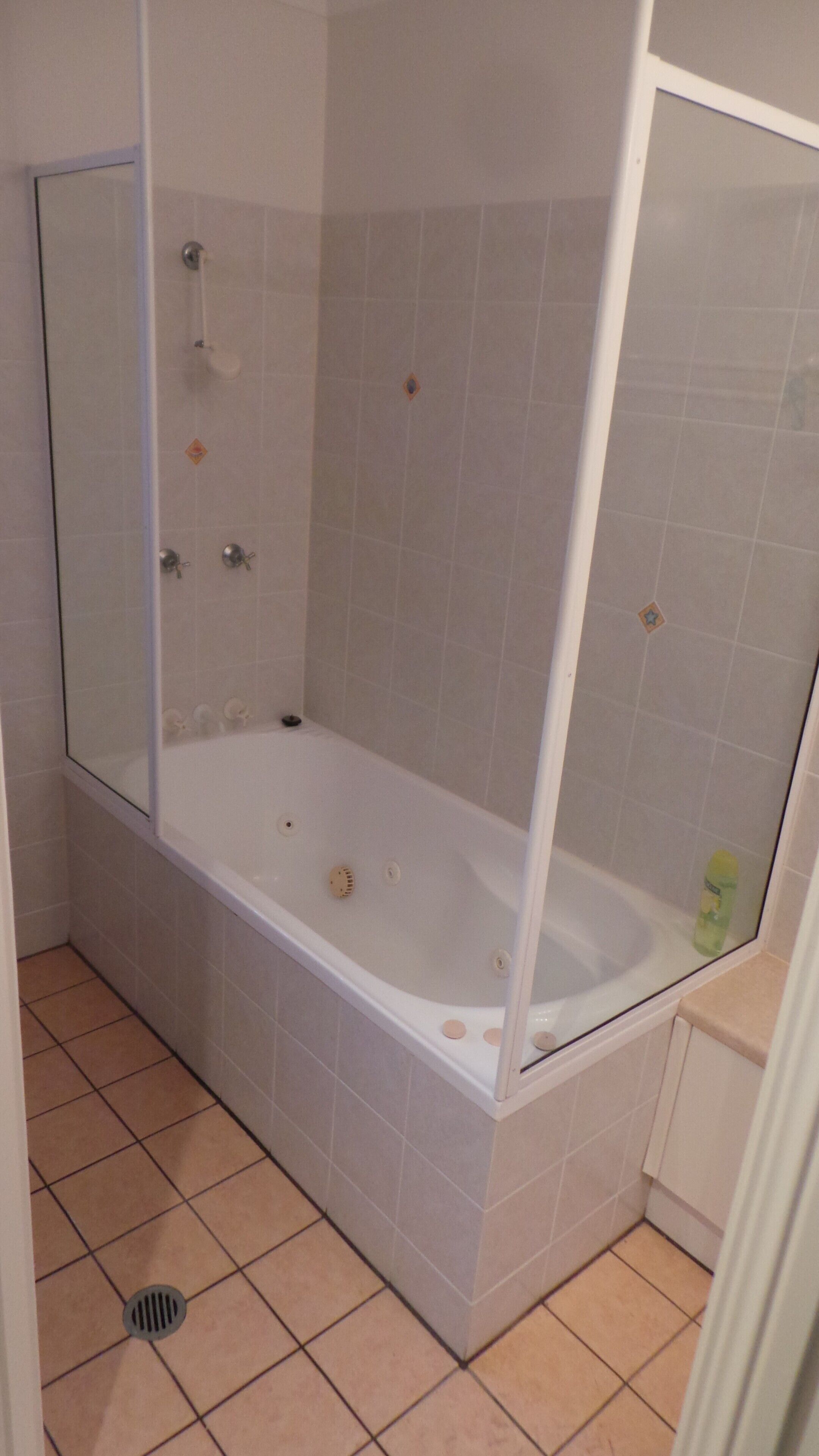 ❤Modern Chic City Apartment with Pool & WIFI ❤!