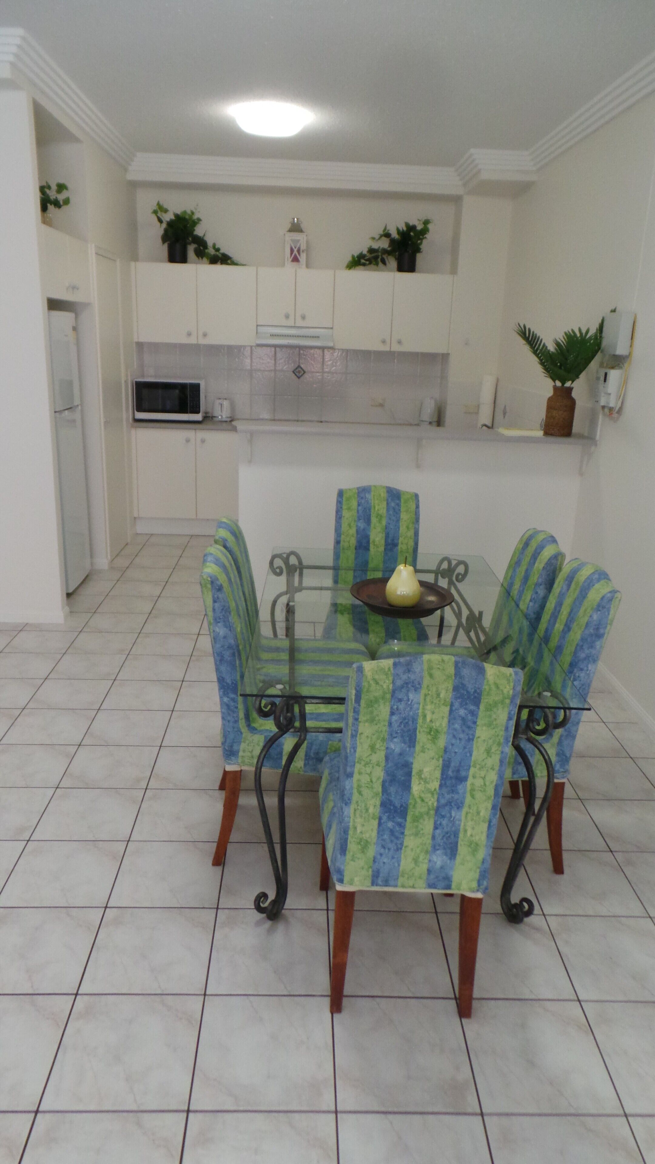 ❤Modern Chic City Apartment with Pool & WIFI ❤!