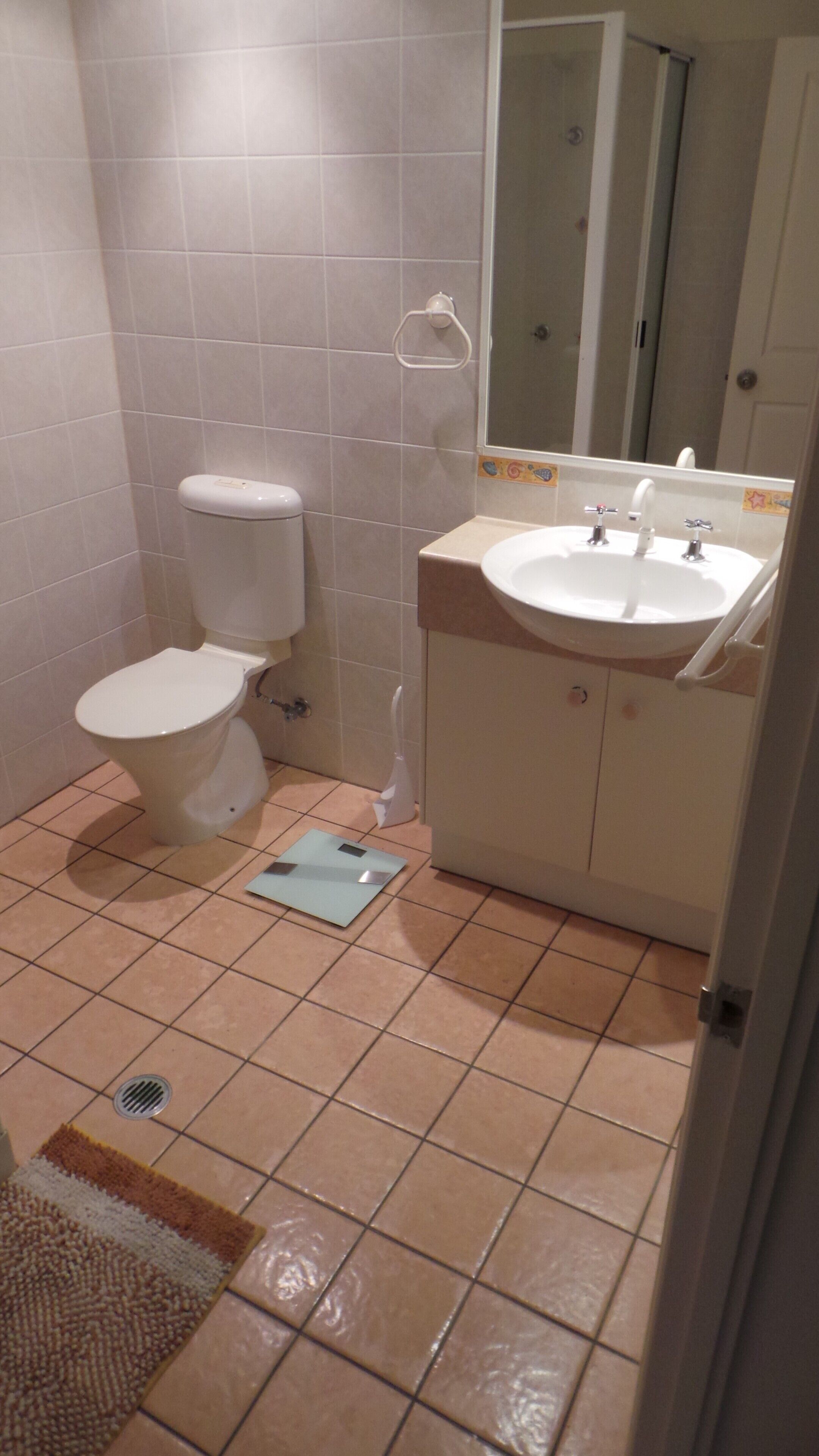 ❤Modern Chic City Apartment with Pool & WIFI ❤!