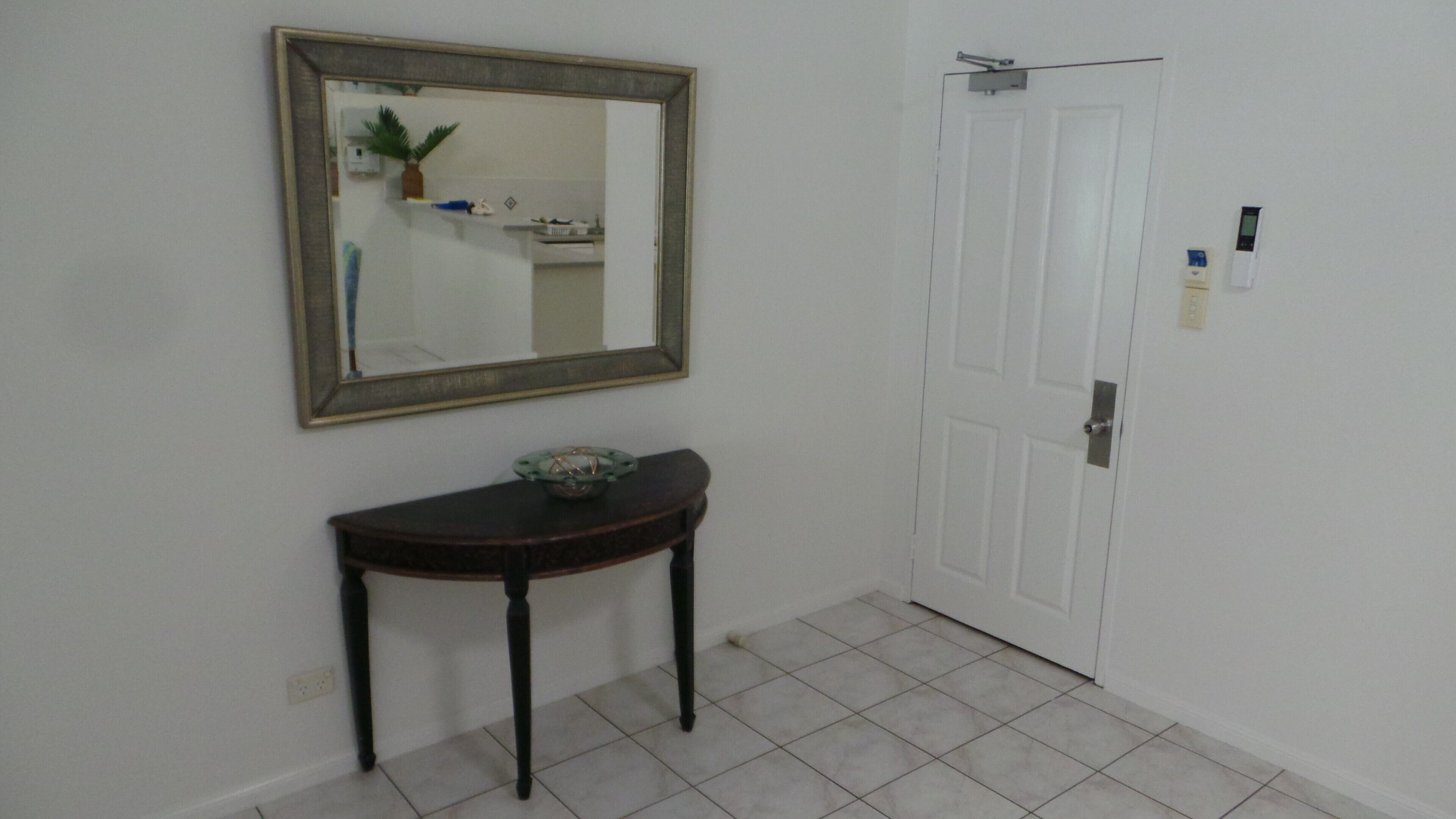 ❤Modern Chic City Apartment with Pool & WIFI ❤!