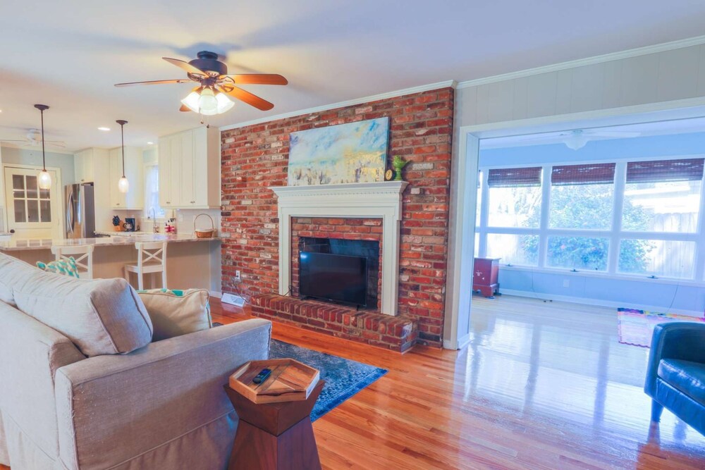 Family & dog friendly home w/ playroom, fenced backyard & bunk beds; 15 min to beach & downtown.