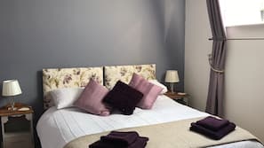 2 chambres, fer et planche à repasser, Wi-Fi gratuit, draps fournis