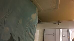3 chambres, fer et planche à repasser, Wi-Fi, draps fournis