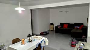 TV with cable channels