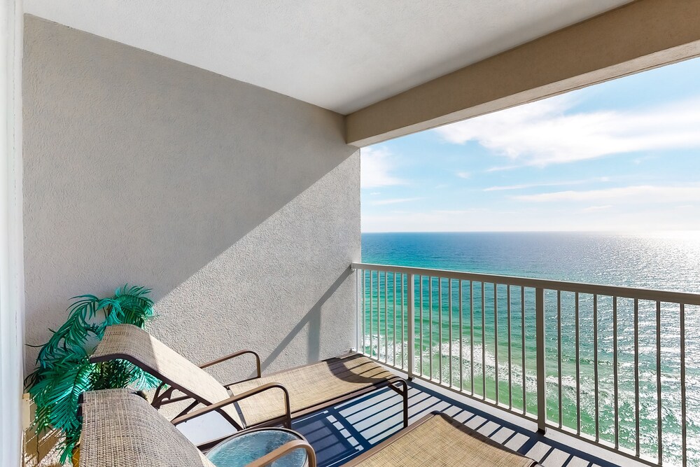 Gulf-facing condo w/ shared pool, scenic balcony, and beach access