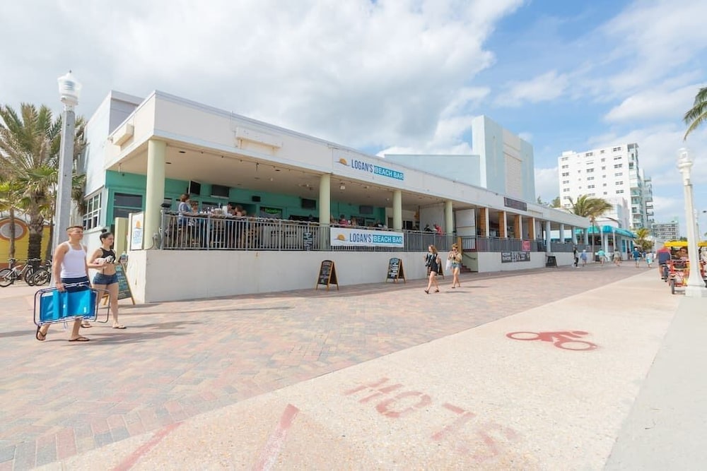 608 Studio Apt Hollywood Beach In Fort Lauderdale Hotel Rates Reviews On Orbitz