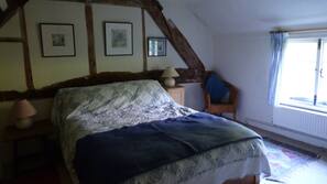 3 bedrooms, iron/ironing board, free WiFi