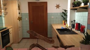 Réfrigérateur, four, fourneau de cuisine, lave-vaisselle