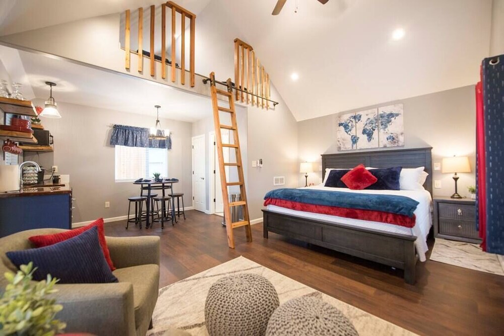 Red Oak Cabin 15 Min To Baylor And Magnolia In Waco Hotel