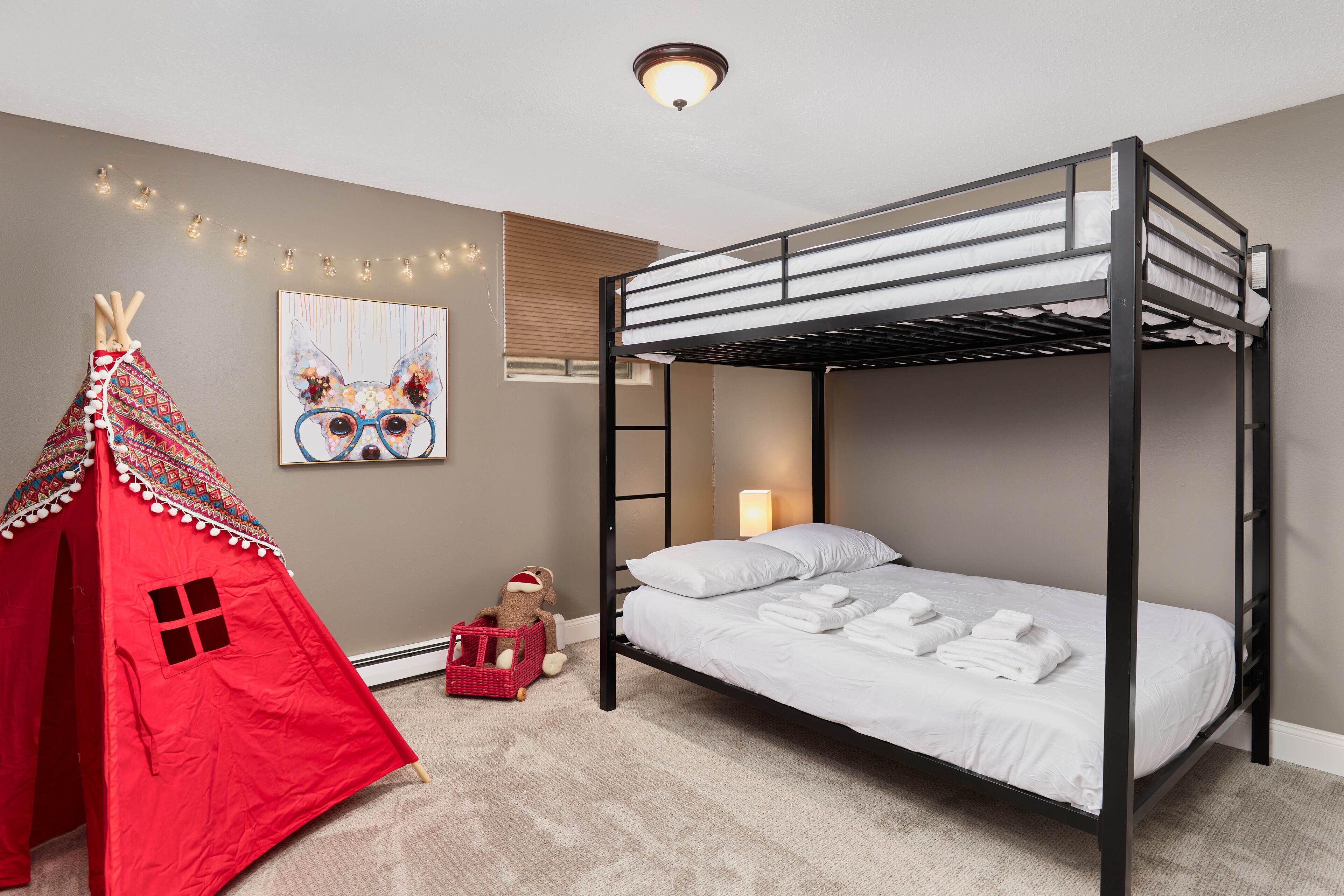 フォレストエッジで退却 9br 4バストンの部屋 トレイルに戻ります 横糸 犬 口コミ 部屋写真 料金 お得情報 エクスペディア