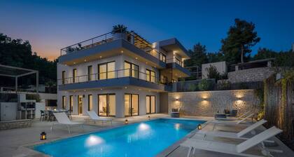 Luxury Villa Romeo with Heated Pool