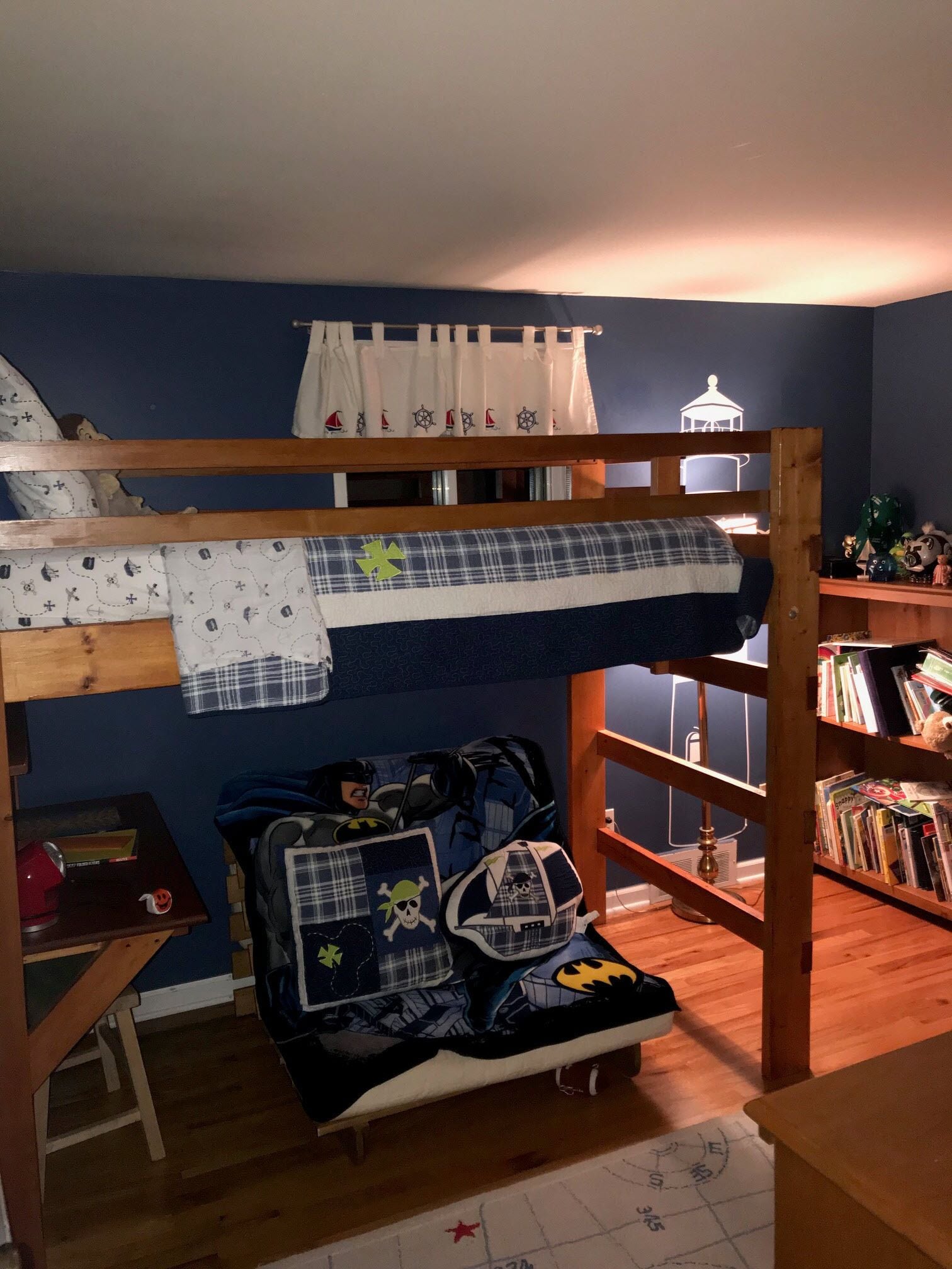 Cozy A2 Colonial Sleeps 12! in Ann Arbor, United States