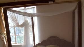 Bureau, draps fournis