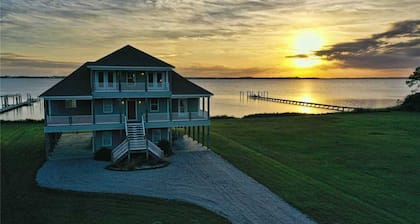 Dolphin Lookout
