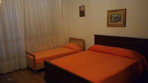 Desk, free cots/infant beds, linens