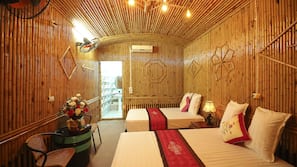 Memory foam beds, minibar, desk, free WiFi
