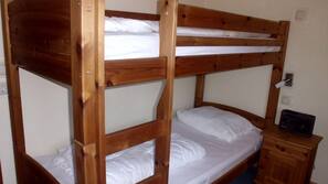 4 Schlafzimmer, Babybetten, kostenloses WLAN