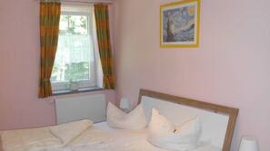 1 Schlafzimmer, Babybetten