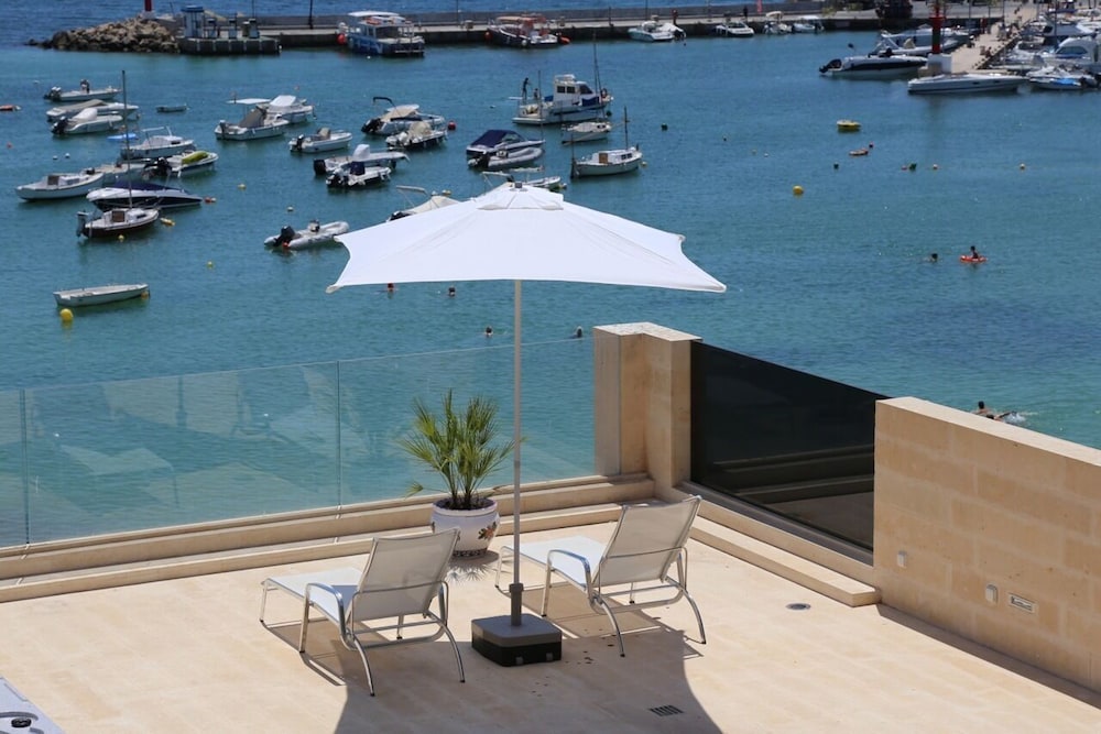 Photo - Es turó, luxury beachfront apartment in Colonia San Jordi