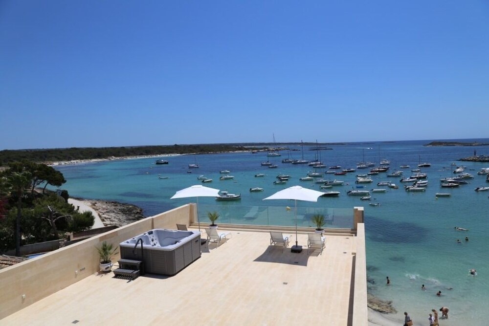 Photo - Es turó, luxury beachfront apartment in Colonia San Jordi