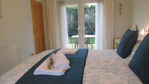 1 bedroom, iron/ironing board, free WiFi