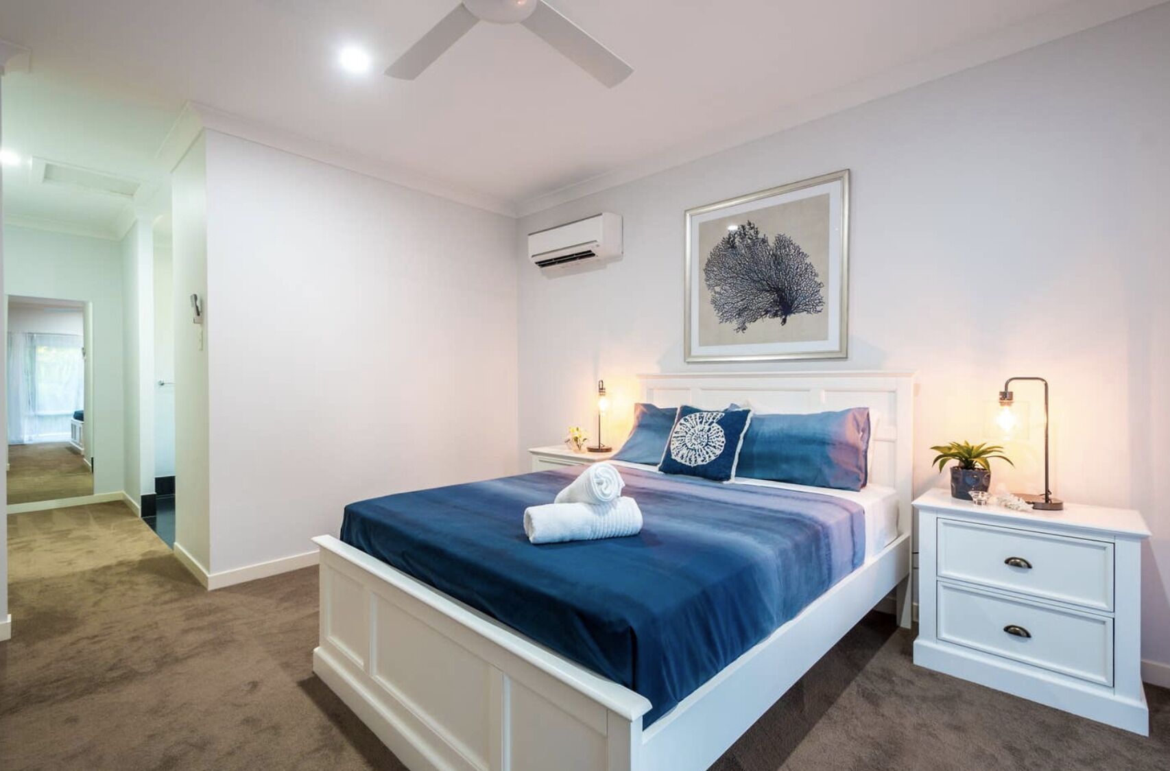 R Stylish Broadbeach Home With Pool