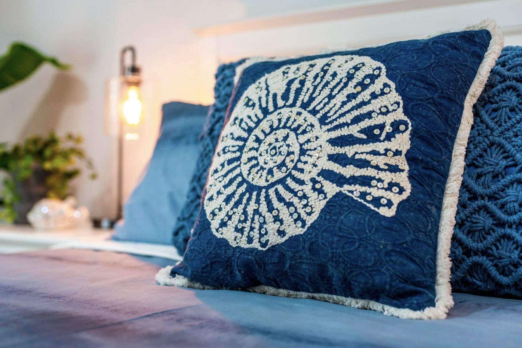 R Stylish Broadbeach Home With Pool