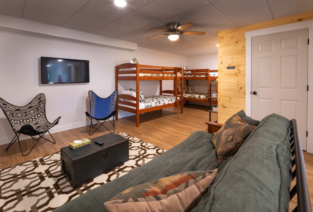 Peaceful, familyfriendly Maine getaway at newly built scenic lakefront