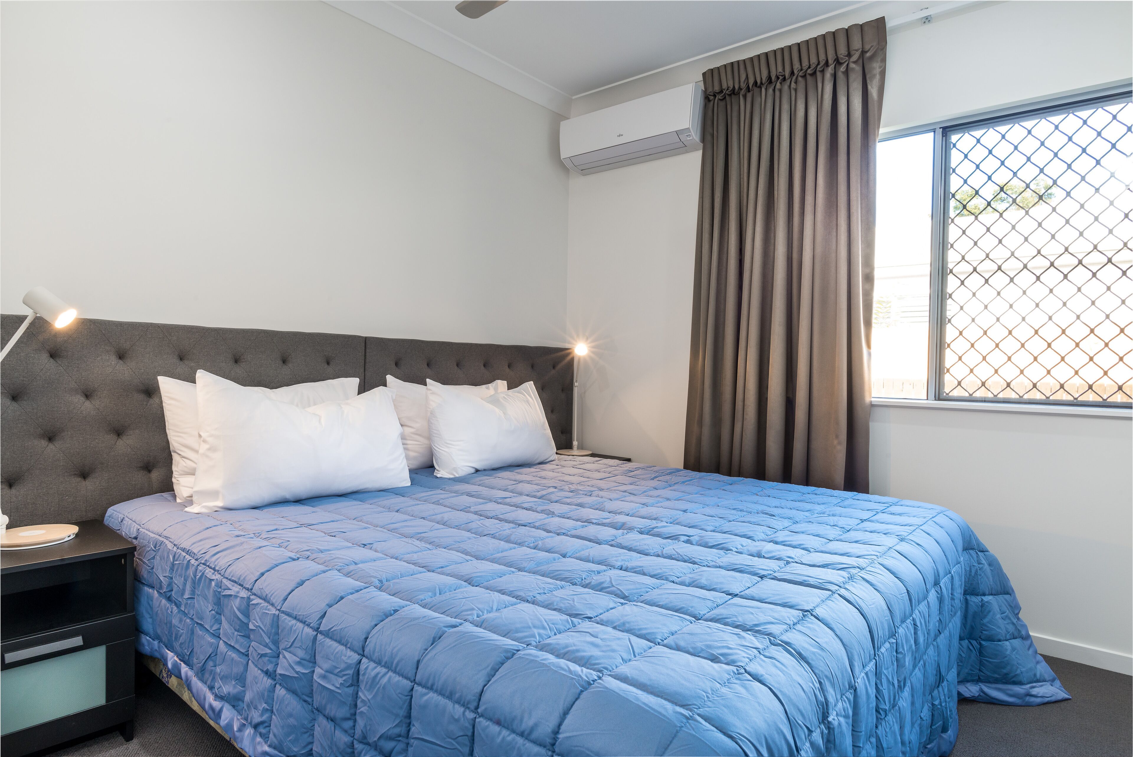 New Lakeside Villa at Blue Lagoon, Trinity Beach With Tennis Court and Lap Pool