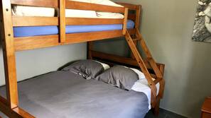 2 chambres, fer et planche à repasser, accès Internet, draps fournis