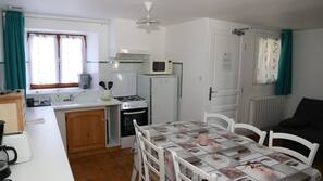 Réfrigérateur, micro-ondes, four, fourneau de cuisine