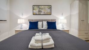 Iron/ironing board, free WiFi, linens