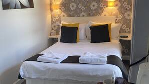 Desk, iron/ironing board, rollaway beds, free WiFi