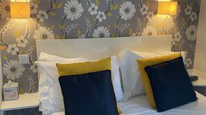 Desk, iron/ironing board, rollaway beds, free WiFi